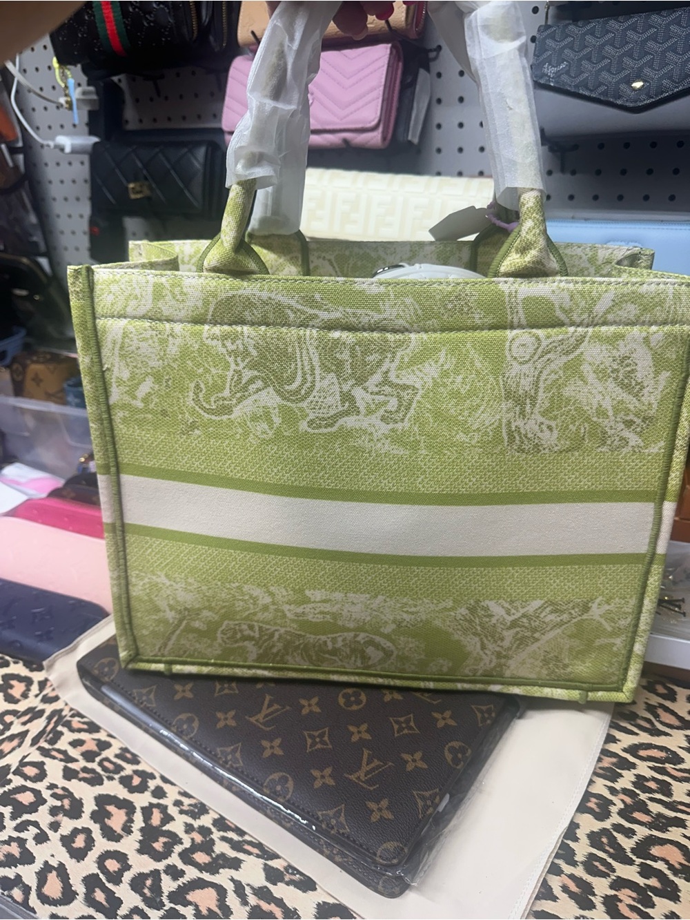 White Quilted Round Crossbody & Wallet Set with Green Tote Accent - Picture 2 of 3